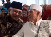KH. SYA’RONI KUDUS MINTA IJAZAH AGAR NAIK HAJI KEPADA KH. BISRI MUSTOFA