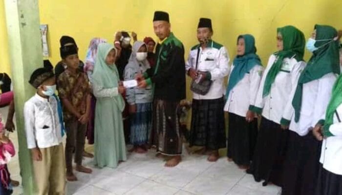 DTQ JQHNU Jetis di meriahkan LAZISNU dengan menyantuni yatim piatu
