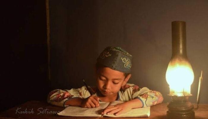 KHUTBAH JUM’AT: ALLOH TIDAK BERTEMPAT DAN TIDAK BERARAH