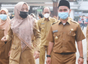 Duel Kepemimpinan di Pilbub 2024 Kabupaten Mojokerto: Mengupas Kekuatan dan Kelemahan Ikfina vs. Gus Barra